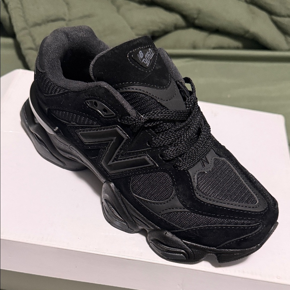 NEW BALANCE 9060